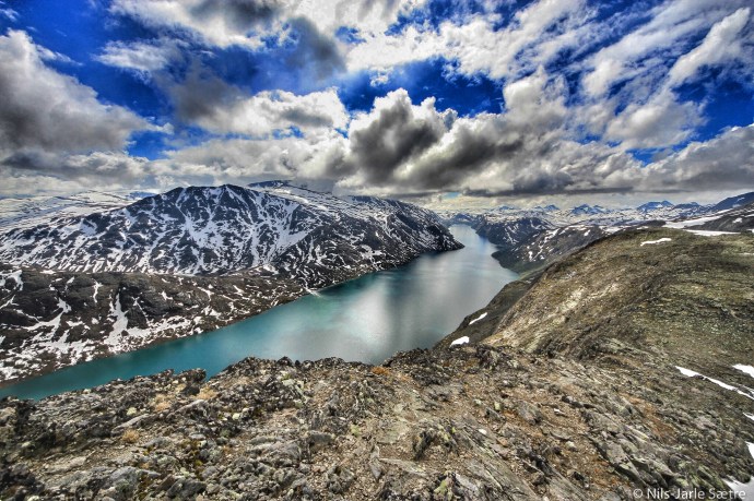 SKYER: Det var halvskyet tidlig på dagen.